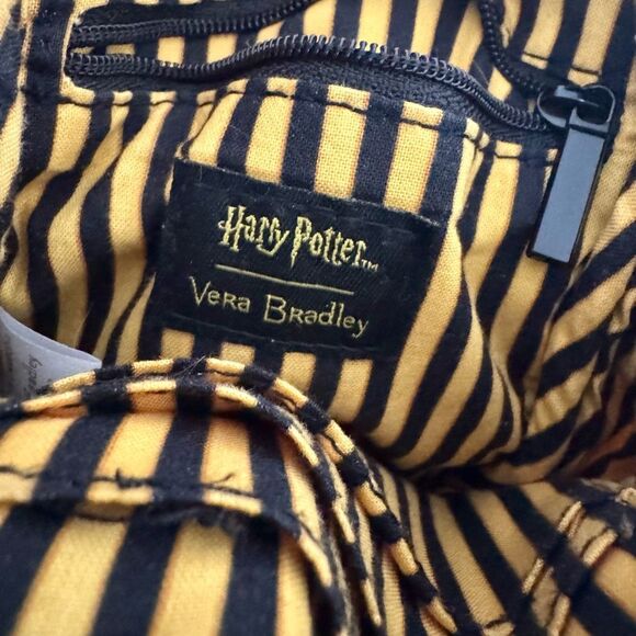 Vera Bradley Hufflepuff Harry Potter Small Convertible Crossbody Bag RFID - Picture 8 of 9